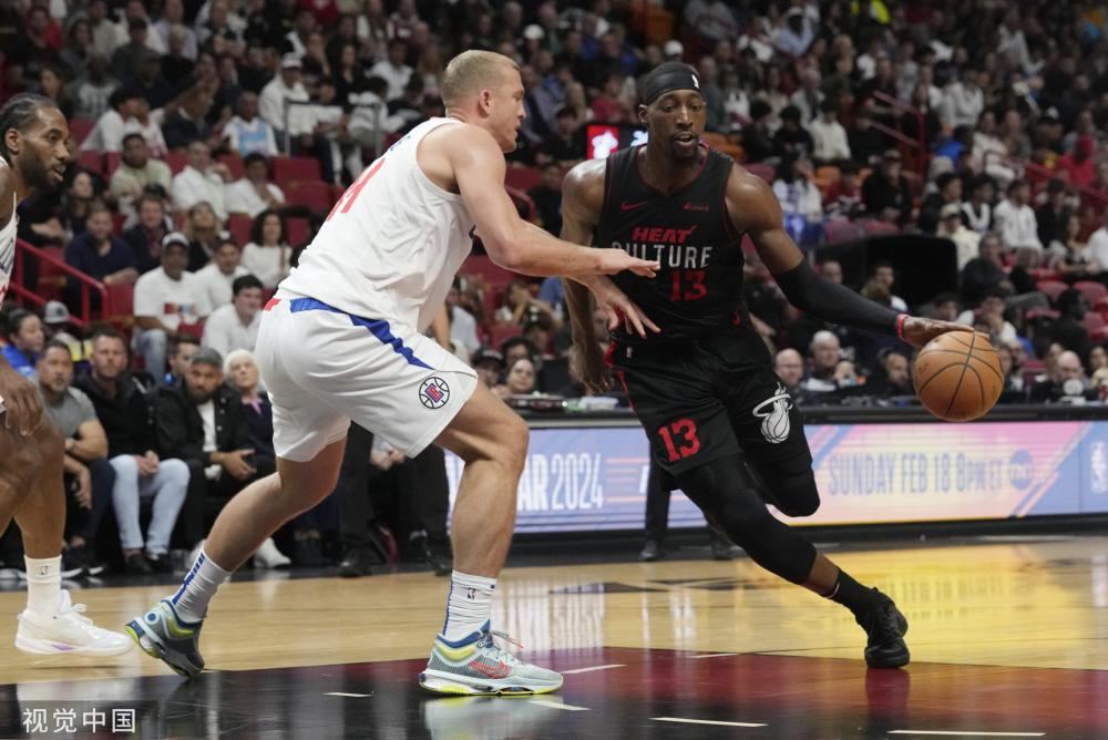 罗克目前面 罗克目前面